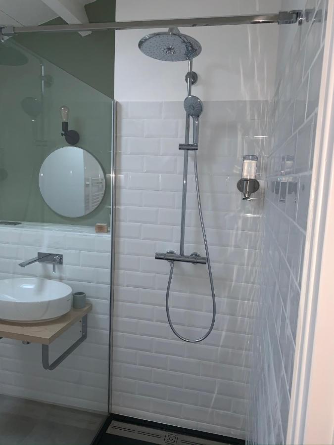 Logement Renove Et Moderne Au Sacre Coeur โชเลต์ ภายนอก รูปภาพ